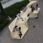 Installazione lignea vista dall'alto