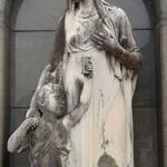 Statua funeraria - cimitero di Vela