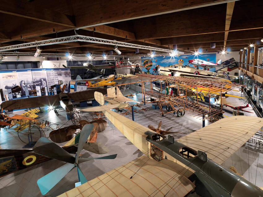 Interno del Museo dell'aeronautica Gianni Caproni, foto di Nicola Eccher Interno del Museo dell'aeronautica Gianni Caproni, foto di Nicola Eccher