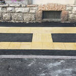 Attraversamento senza barriere in via Bronzetti