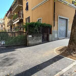 Marciapiede lungo via Dei Mille