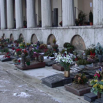 Tomba di famiglia seconda classe Monumentale (ai piedi dei colonnati)