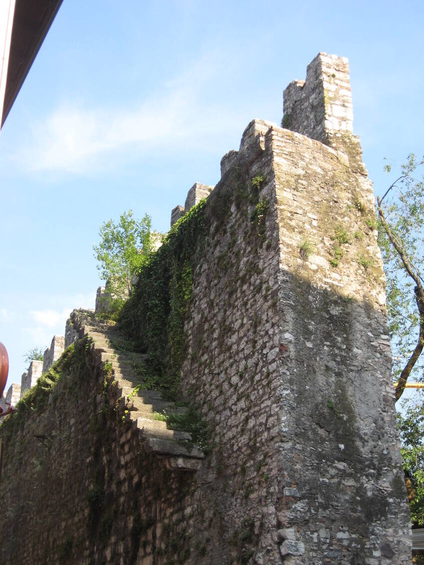 Gli angoli di Piazza Fiera  - Mura Vanghiane 