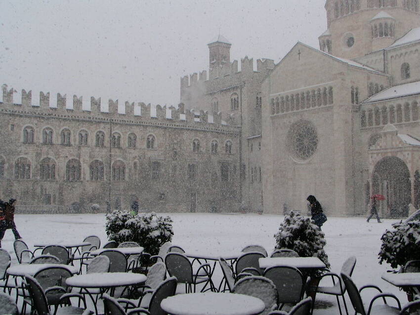 immagine Piazza Duomo con la neve