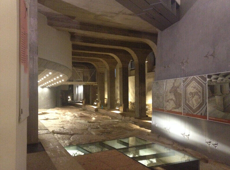 Unterirdische archäologische Stätte von Sas, Foto von Moser Unterirdische archäologische Stätte von Sas, Foto von Moser