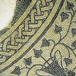 Dettaglio mosaico del triclinio all'interno dello spazio archeologico sotterraneo del Sas, foto di Zotta