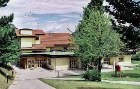 Esterno scuola infanzia Girotondo Esterno scuola infanzia Girotondo