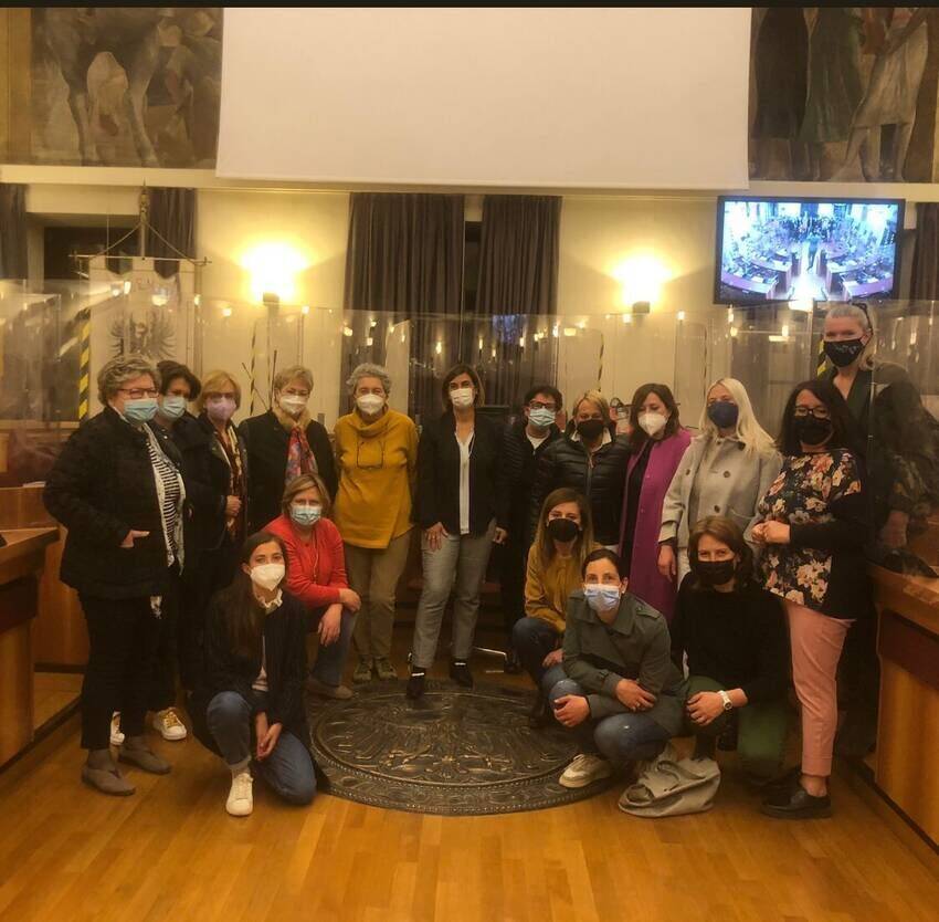 Una foto di gruppo al termine della prima seduta in presenza del 19 aprile 2022