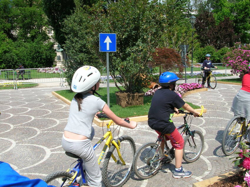 pzza dante 13 maggio 2005 023
